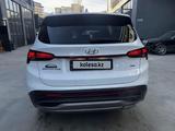 Hyundai Santa Fe 2022 года за 16 000 000 тг. в Уральск – фото 4