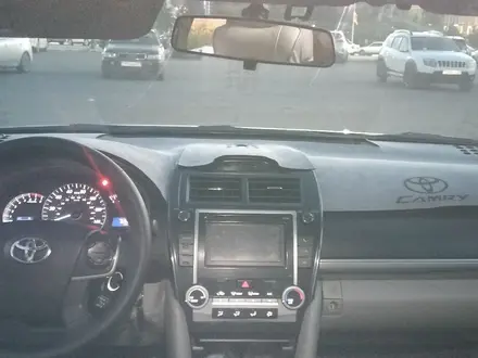 Toyota Camry 2014 года за 7 500 000 тг. в Уральск – фото 17