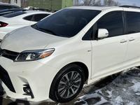 Toyota Sienna 2018 года за 20 000 000 тг. в Алматы