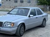 Mercedes-Benz E 200 1993 годаүшін1 700 000 тг. в Айтеке би – фото 4