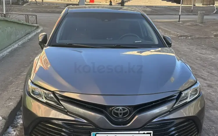 Toyota Camry 2018 года за 9 900 000 тг. в Астана
