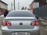 Volkswagen Passat 2010 года за 3 980 000 тг. в Алматы – фото 2