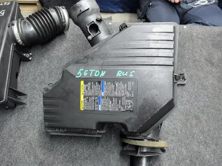 Корпус воздушного фильтра Hummer H3 за 70 000 тг. в Алматы