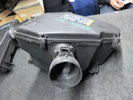 Корпус воздушного фильтра Hummer H3 за 70 000 тг. в Алматы – фото 3