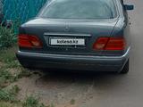Mercedes-Benz E 230 1996 года за 2 700 000 тг. в Павлодар – фото 2