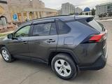 Toyota RAV4 2021 года за 18 200 000 тг. в Уральск