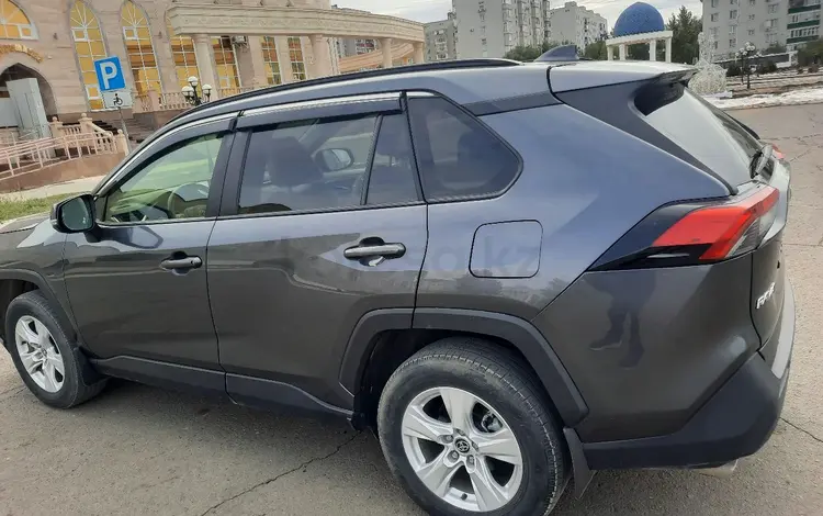 Toyota RAV4 2021 года за 17 700 000 тг. в Уральск