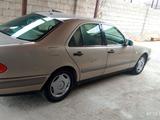 Mercedes-Benz E 230 1998 года за 2 800 000 тг. в Шымкент – фото 3