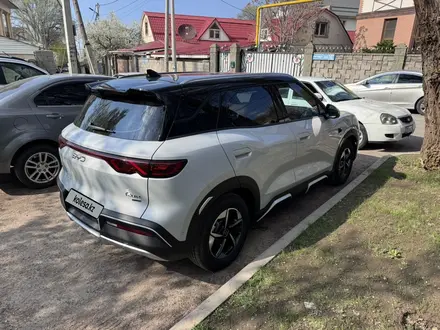 BYD Yuan Up 2025 года за 9 100 000 тг. в Алматы