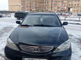 Toyota Camry 2005 года за 5 700 000 тг. в Актобе – фото 2