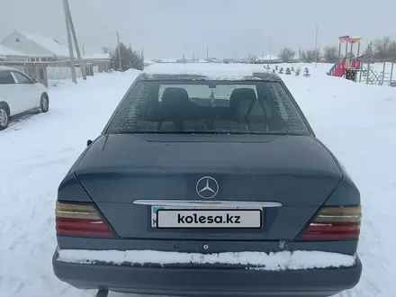 Mercedes-Benz E 200 1995 года за 2 100 000 тг. в Павлодар – фото 4