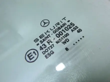 Стекло дверное переднее на мерседес W210, W202 за 7 700 тг. в Астана
