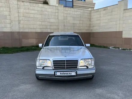Mercedes-Benz E 280 1993 года за 3 300 000 тг. в Шымкент – фото 21