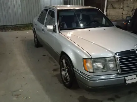 Mercedes-Benz E 230 1991 года за 1 700 000 тг. в Шымкент – фото 3