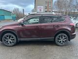 Toyota RAV4 2018 года за 11 500 000 тг. в Усть-Каменогорск – фото 3