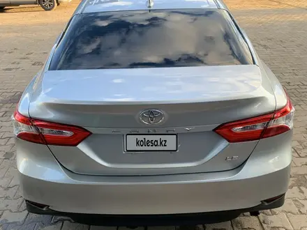 Toyota Camry 2019 года за 11 800 000 тг. в Уральск – фото 4