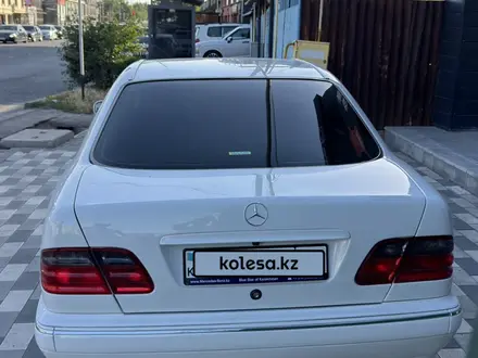 Mercedes-Benz E 320 2000 года за 6 000 000 тг. в Шымкент – фото 6