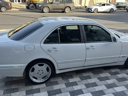 Mercedes-Benz E 320 2000 года за 6 000 000 тг. в Шымкент – фото 7