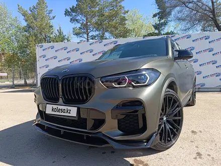BMW X5 2021 года за 39 000 000 тг. в Костанай – фото 2