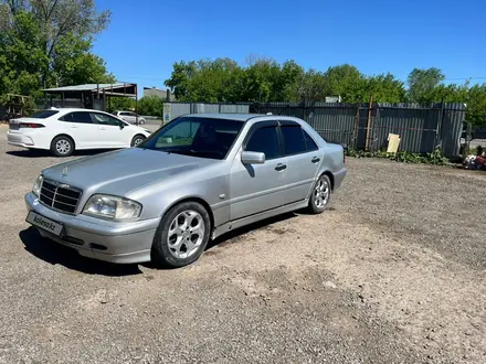 Mercedes-Benz C 220 1996 года за 1 800 000 тг. в Караганда