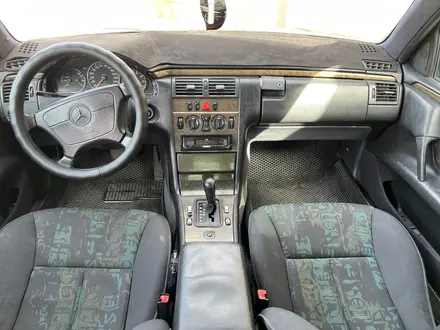 Mercedes-Benz E 280 1996 года за 1 400 000 тг. в Тараз – фото 3