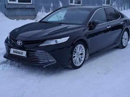 Toyota Camry 2019 года за 14 650 000 тг. в Семей – фото 5