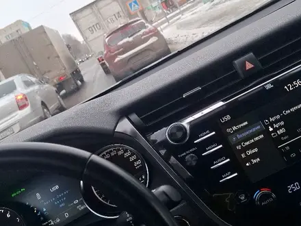 Toyota Camry 2019 года за 14 650 000 тг. в Семей – фото 12