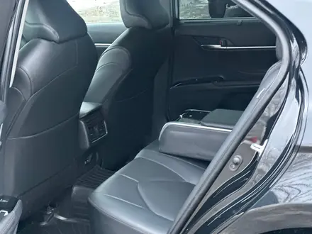 Toyota Camry 2019 года за 14 650 000 тг. в Семей – фото 14