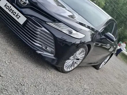 Toyota Camry 2019 года за 14 650 000 тг. в Семей – фото 18