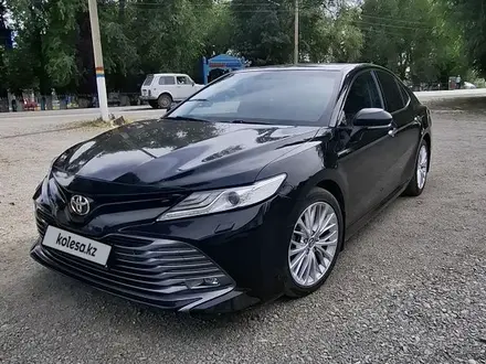 Toyota Camry 2019 года за 14 650 000 тг. в Семей – фото 17