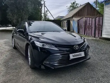 Toyota Camry 2019 года за 14 650 000 тг. в Семей – фото 21