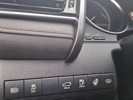 Toyota Camry 2019 года за 14 650 000 тг. в Семей – фото 3
