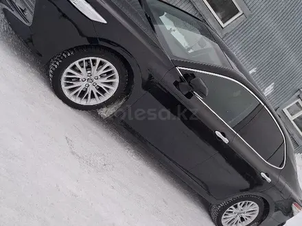 Toyota Camry 2019 года за 14 650 000 тг. в Семей – фото 4