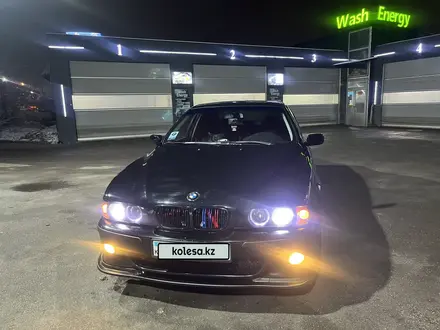 BMW 528 1997 года за 3 000 000 тг. в Алматы – фото 4