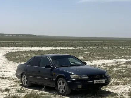Toyota Camry 2000 года за 3 000 000 тг. в Жанаозен