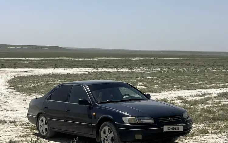 Toyota Camry 2000 года за 3 000 000 тг. в Жанаозен