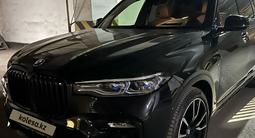 BMW X7 2021 года за 51 350 000 тг. в Алматы – фото 2