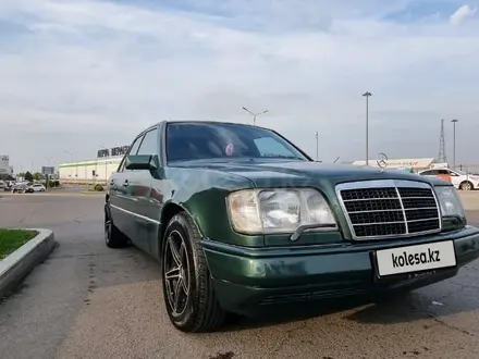 Mercedes-Benz E 220 1994 года за 2 500 000 тг. в Сарыагаш – фото 4