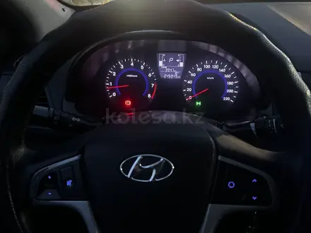 Hyundai Solaris 2015 года за 4 400 000 тг. в Семей – фото 10