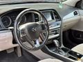 Hyundai Sonata 2017 года за 6 900 000 тг. в Актобе – фото 13
