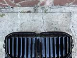 ЭЛЕКТРОЖАЛЮЗИ 51 74 9 465 348 ПЕРЕДНЕЙ РЕШЕТКИ РАДИАТОРА BMW за 150 000 тг. в Караганда