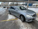 Mercedes-Benz S 500 2008 года за 10 000 000 тг. в Астана – фото 2