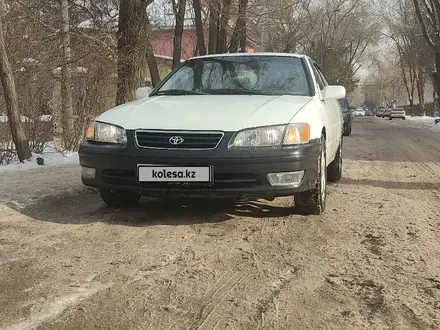 Toyota Camry 2001 года за 3 400 000 тг. в Алматы