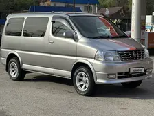 Toyota Granvia, 2000