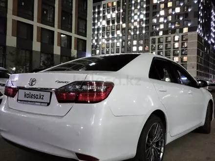 Toyota Camry 2015 года за 10 900 000 тг. в Астана – фото 5