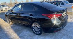 Hyundai Solaris 2021 годаfor7 000 000 тг. в Актобе – фото 2