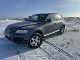 Volkswagen Touareg 2005 года за 4 000 000 тг. в Астана