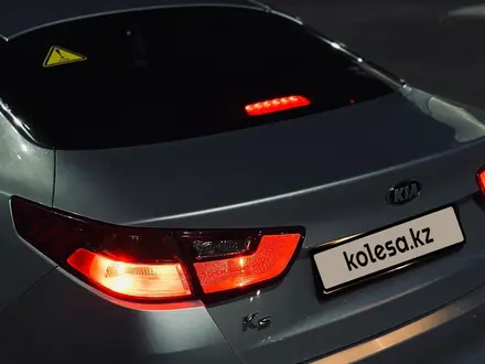 Kia K5 2016 года за 7 200 000 тг. в Алматы – фото 11