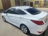 Hyundai Solaris 2015 года за 4 800 000 тг. в Атырау – фото 4