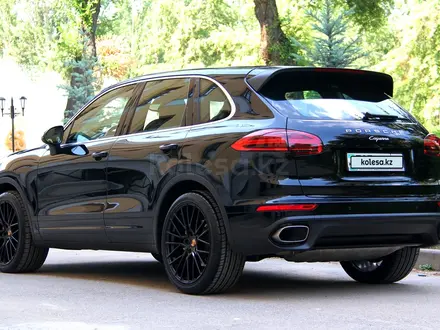 Porsche Cayenne 2015 года за 26 000 000 тг. в Алматы – фото 15